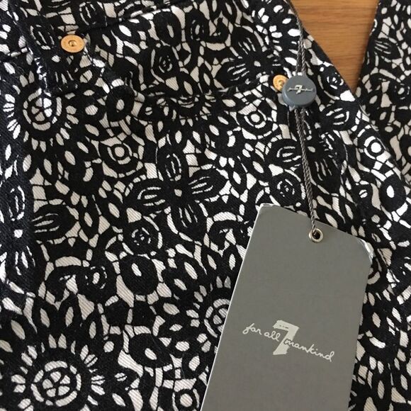 — 7 For All Mankind — Low-Rise Jeans 25✨HOST PICK✨ - Picture 4 of 7